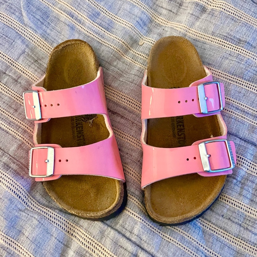 Birkenstock kids Arizona patent pink sandals
